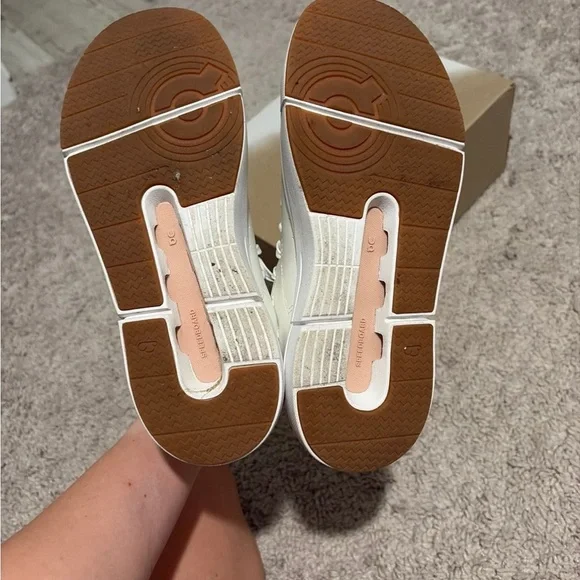 Girls Youth On Cloud The Roger Ivory & Rose Gold Sneakers - Picture 4 of 4